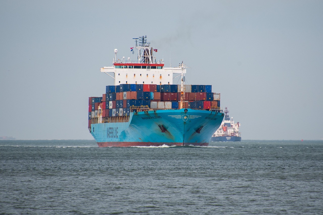 Barco transporte maritimo - Caplog